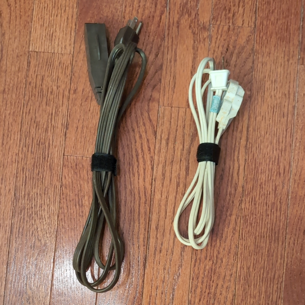 3 Outlet 3 Prong 100" Brown + 3 Outlet 2 Prong 72" White Indoor Extension Cords
